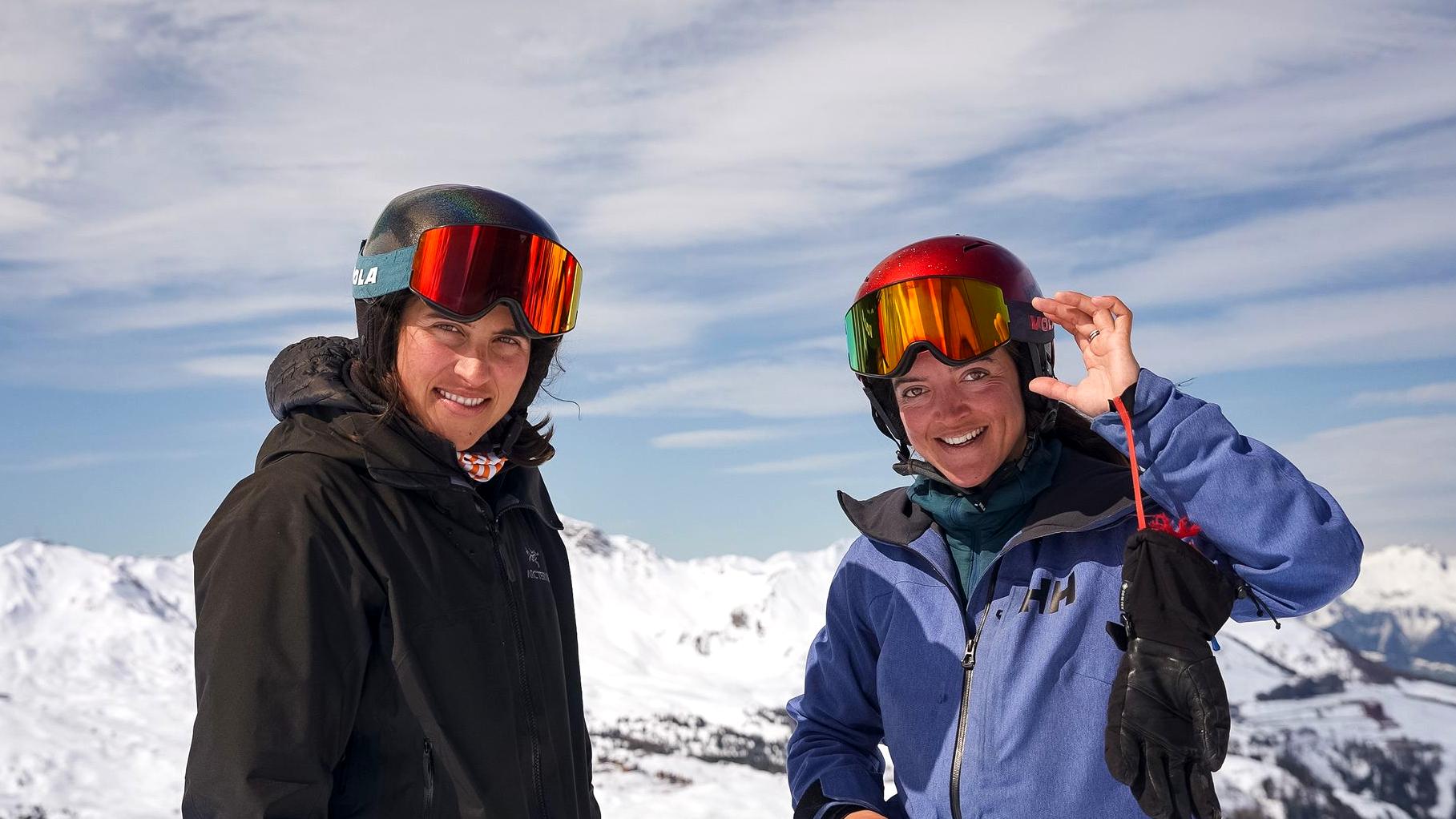 Meet our radiant and experienced ski instructors, ready to welcome you with a smile for an unforgettable skiing experience in the French Alps. Book your ski lessons with us today